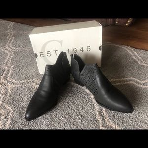 C EST 1946 Black Booties - Size 10